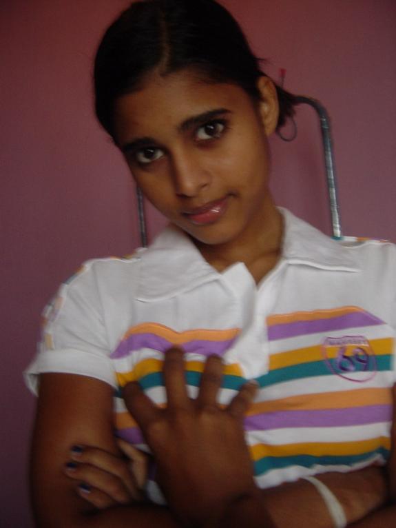 Lankan horny school girl