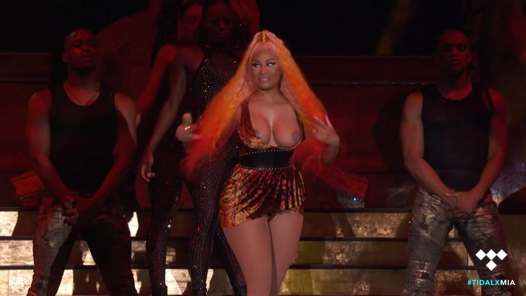 Cardi nicki minaj flashing