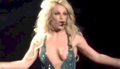 Britney spears suffers slip wardrobe malfunction