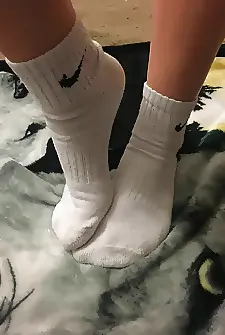 Claws recomended stinky white nike crew socks