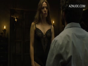 Iris reccomend murillo casa scene professor raquel papel