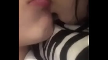 Dragon reccomend apresentadora ensina beijar