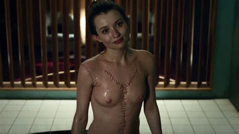 Road G. reccomend emily browning american gods s01e