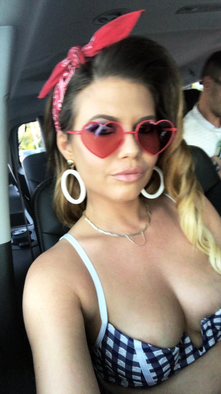 Chanel west coast titts