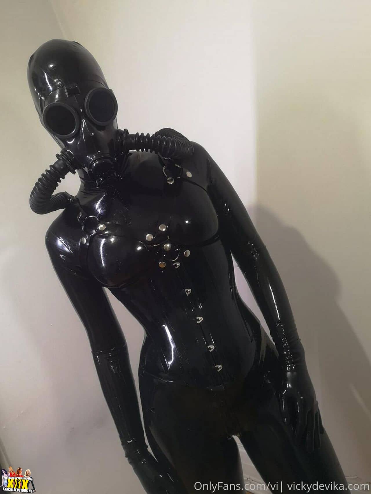 Breathplay layers latex rebreather catsuit