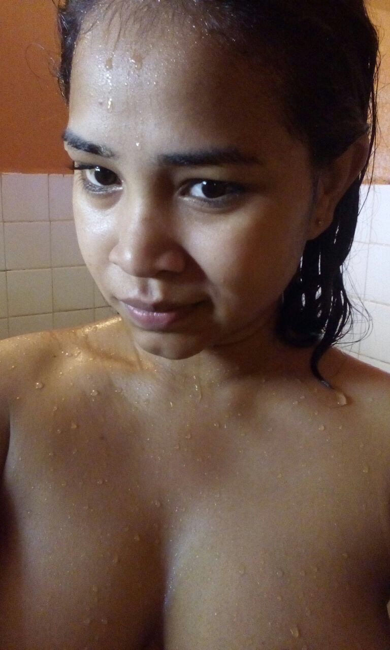 Trinity reccomend lankan girl bath pics helaleaks