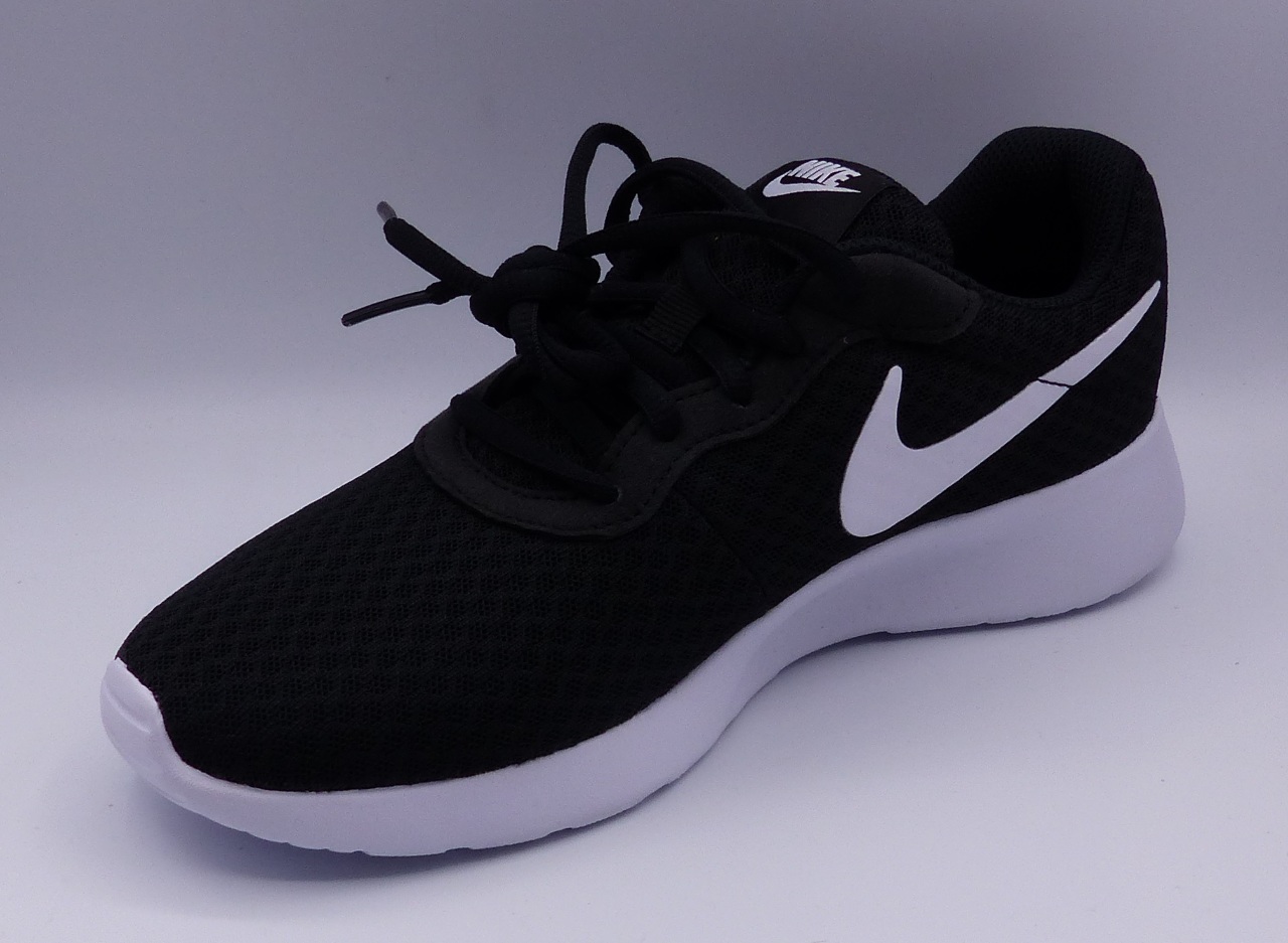 Nike tanjun black